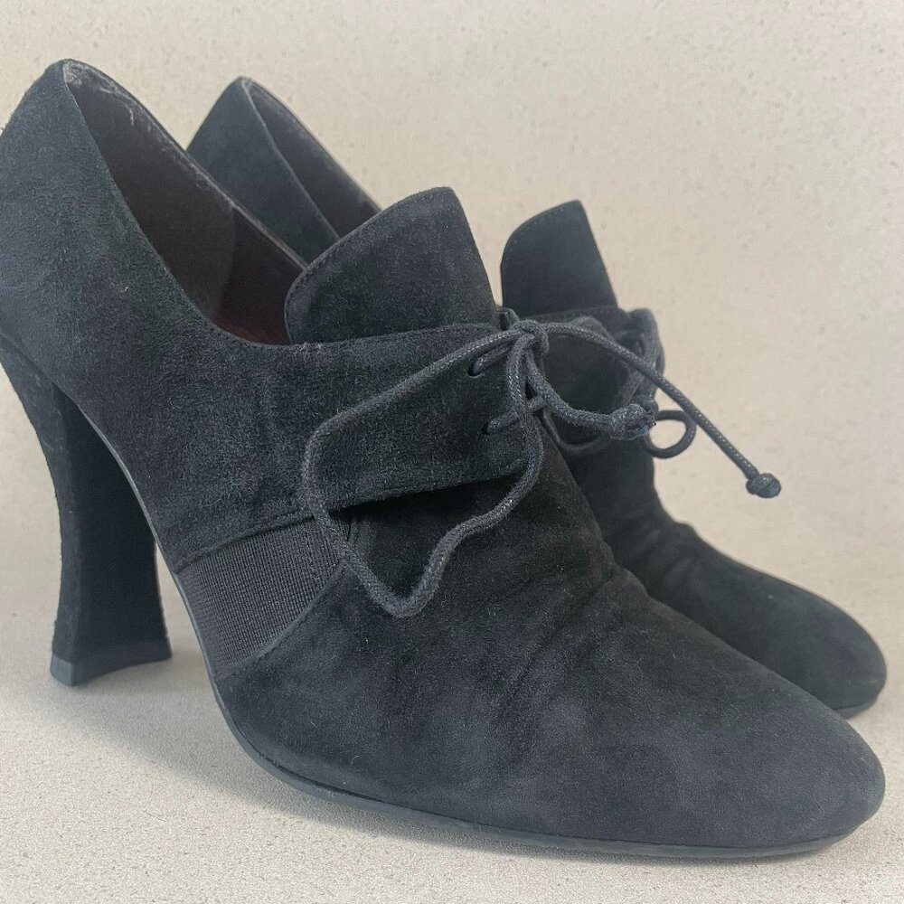 Pre-Loved STUART WEITZMAN Black Suede Pumps / Lace-up Heels - Size 7.5